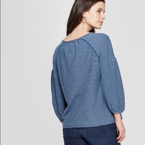 Universal Thread 3/4th Sleeves Knit V-Neck Blouse - Picture 2 of 8